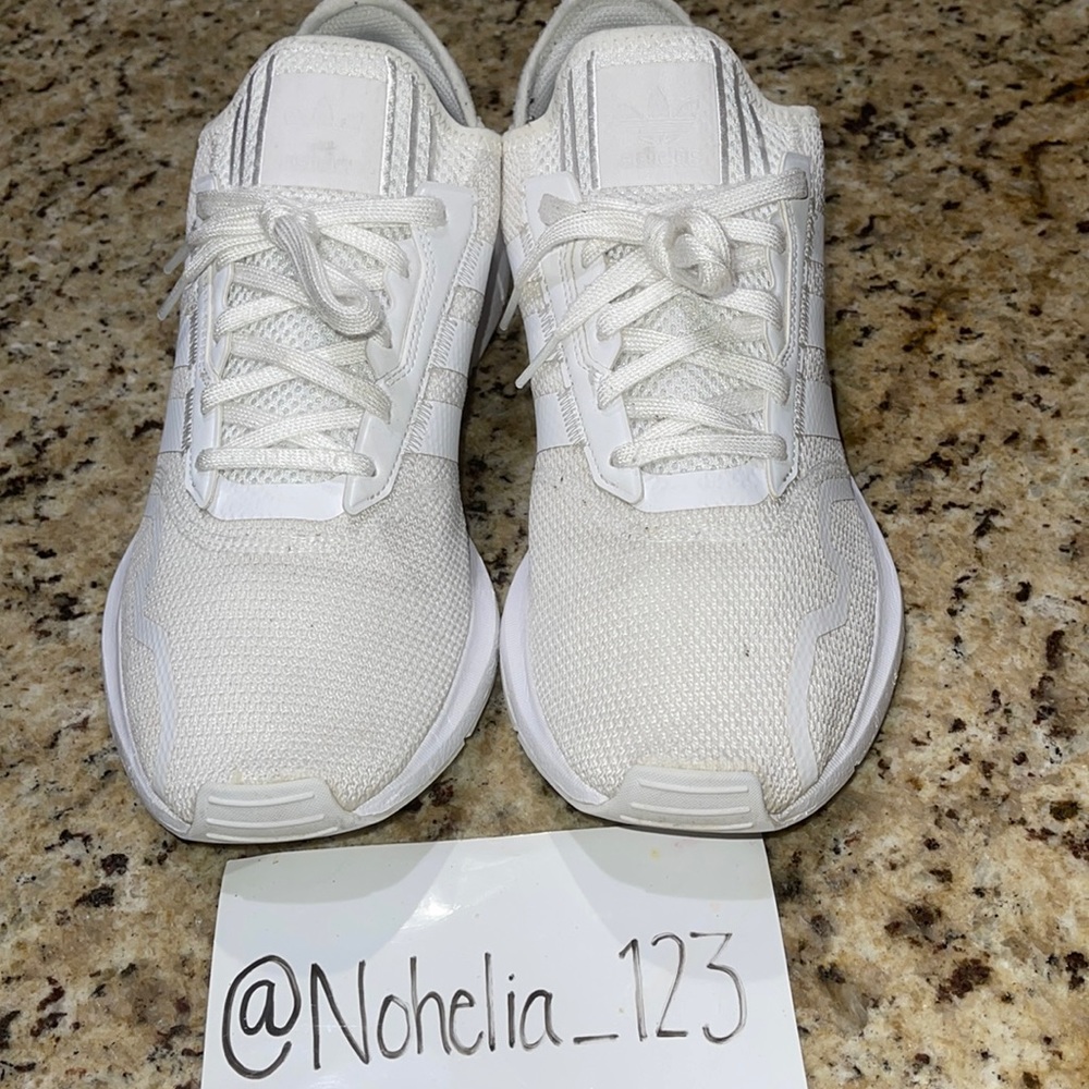 🌟Adidas Swift Run White